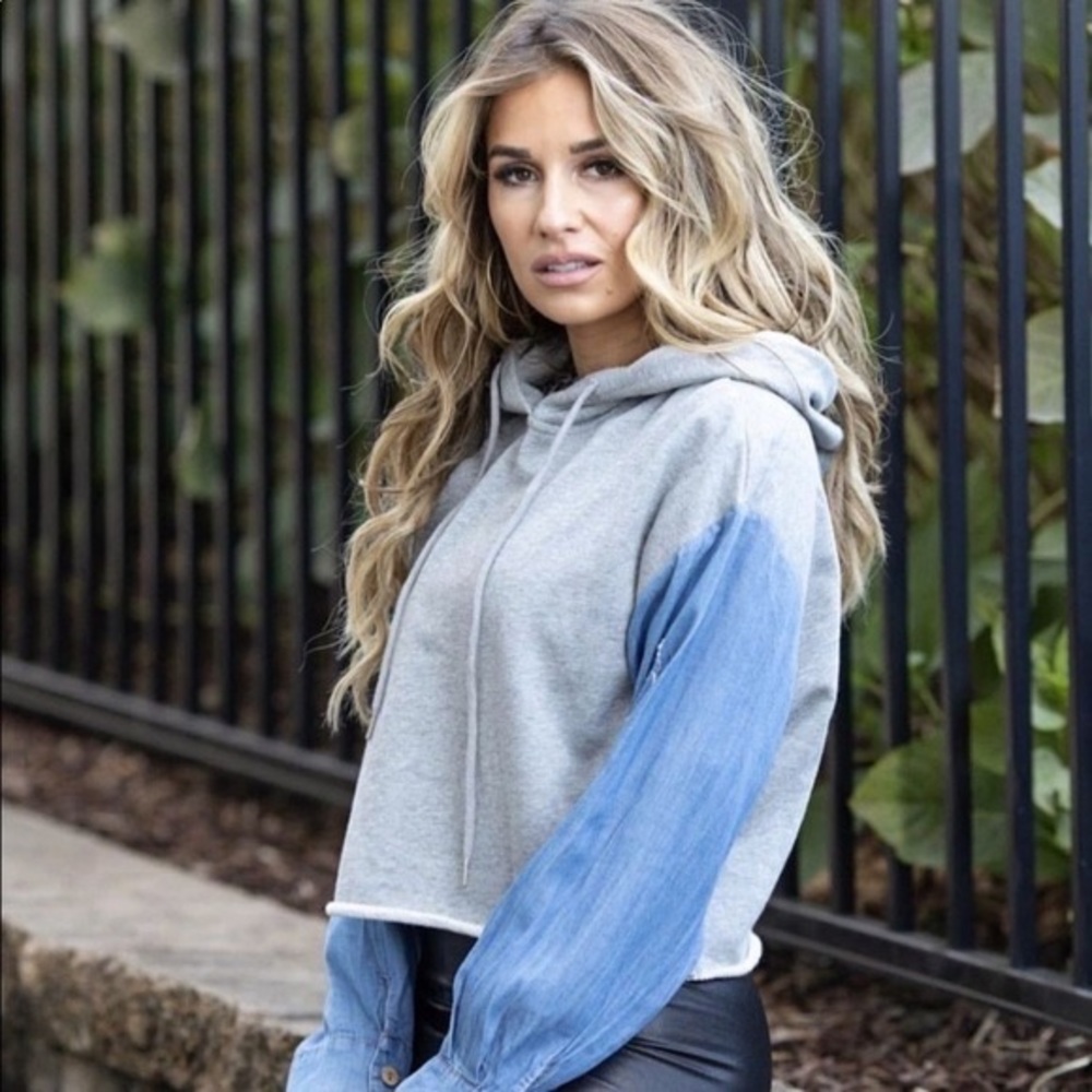 Kittenish Sweatshirt with Jean sleeves